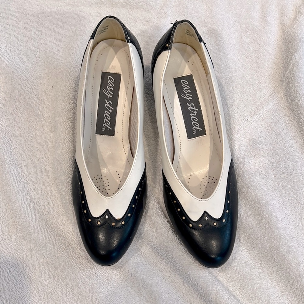 Retro saddle/wingtip heels